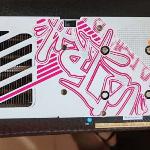 Colorful iGame GeForce RTX 5060 Ti Ultra W OC 8GB 一張