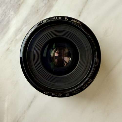 Canon EF35, f2