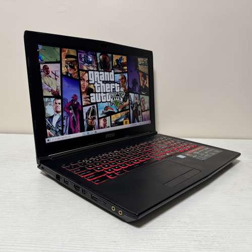 Msi 電競筆電 i7 7700h/16g ram/128m2 ssd+500 hhd/GTX1050/1920x1080p）/紅色背光鍵...