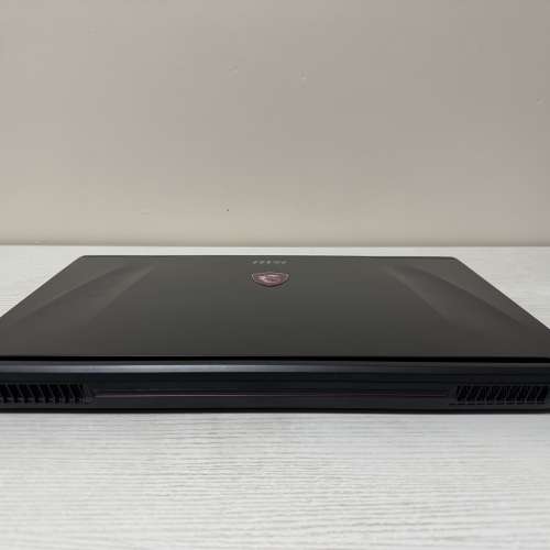 Msi 電競筆電 i7 7700h/16g ram/128m2 ssd+500 hhd/GTX1050/1920x1080p）/紅色背光鍵...