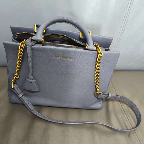 CHARLES & KEITH 牌灰藍色手袋