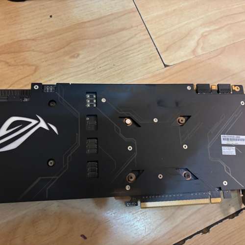 【六張 ASUS ROG Strix GTX 1070 8G 三風扇版 出售】ASUS ROG Strix Graphics Card