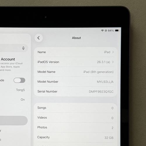 Apple iPad 8 (8th Gen 第八代) 32GB WiFi Version with iPad OS26