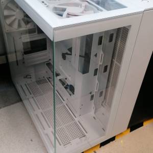 NZXT 白色全海景ATX機箱