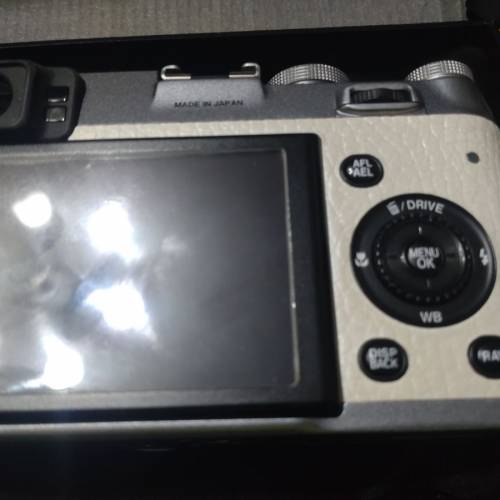 Fujifilm X100 第一代，香港特別顔色版。