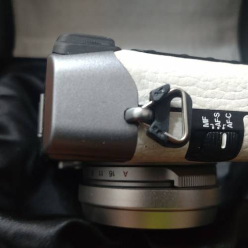Fujifilm X100 第一代，香港特別顔色版。