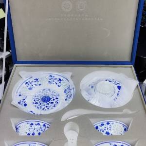 景德鎮富玉陶瓷萬壽蓮4人食18件套
