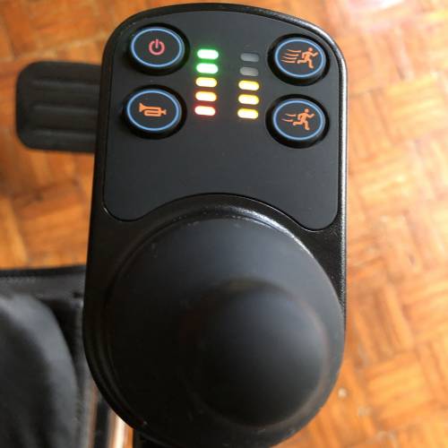 碳纖維高級電動輪椅