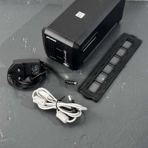 Plustek OpticFilm 8200i Film Scanner