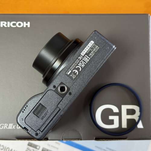 Ricoh GR IIIx Urban Edition Camera 連副機充電座及兩電 2026年3月27日天祥買入