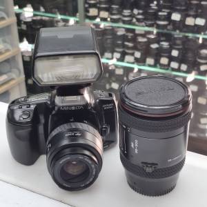 MINOLTA DYNAX 300 Si + FLASH + AF 35-70 + TOKINA AF 35-300MM F4.5-6.7