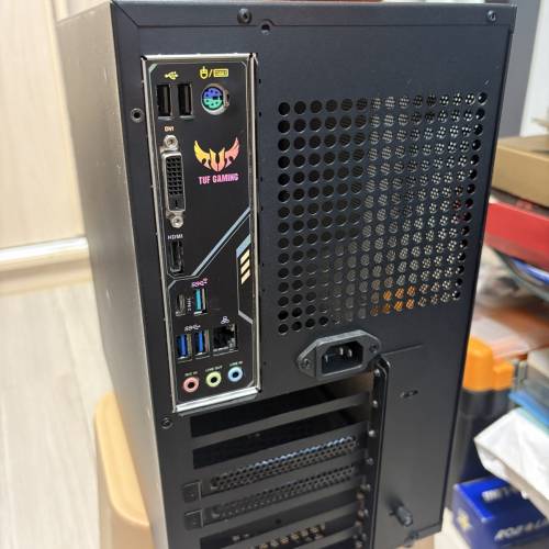 B450M-TUF-GAMING + 手提ATX 機箱