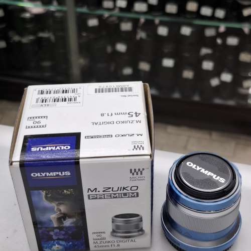 OLYMPUS M.ZUIKO DIGITSL 45MM F1.8 LIKE NEW