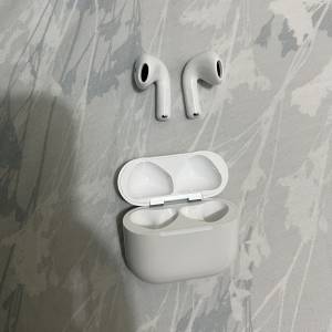 AirPods 4 anc