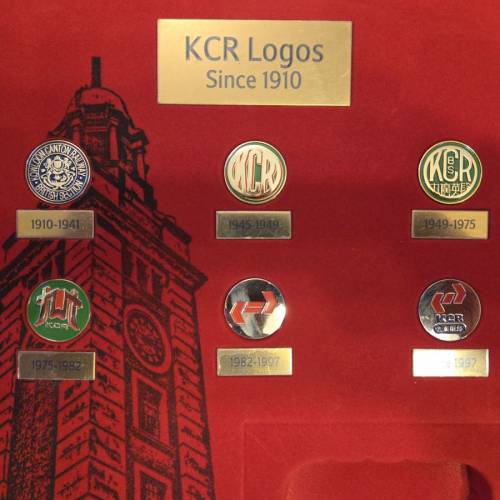 （已售Sold) KCR 九廣鐵路 1910-2007 百年紀念全套 (12架火車+6枚歷代襟章)