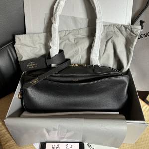 Balenciaga Carrie  保齡球包