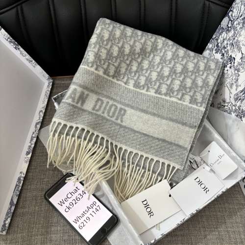 Dior 頸巾
