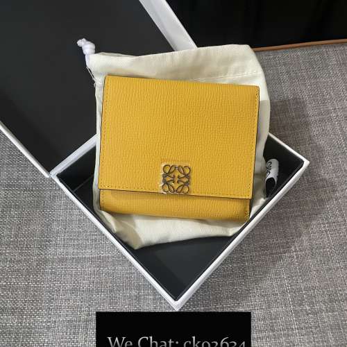 Loewe 銀包
