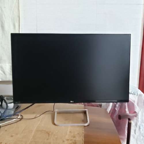 LG 27&rdquo; LED Monitor