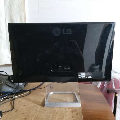 LG 27&rdquo; LED Monitor