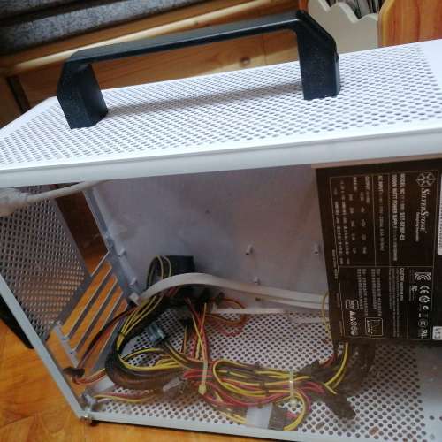 白色玻璃則板玻璃機箱