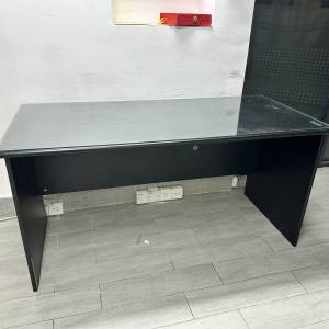書枱連玻璃