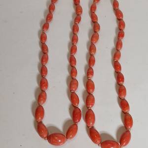一手2條天然红石頸鏈 約 16吋，名稱不詳，相信 是jasper 一種，清貨共 售2百元，no...