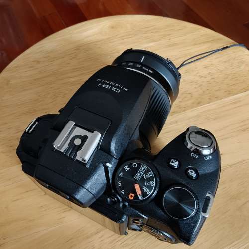 Fujifilm HS10
