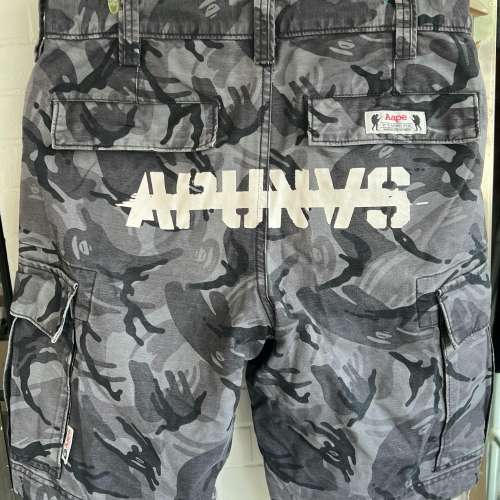 Aape UNVS 迷彩短褲 M size, 清屋放售 HK$100.00。
