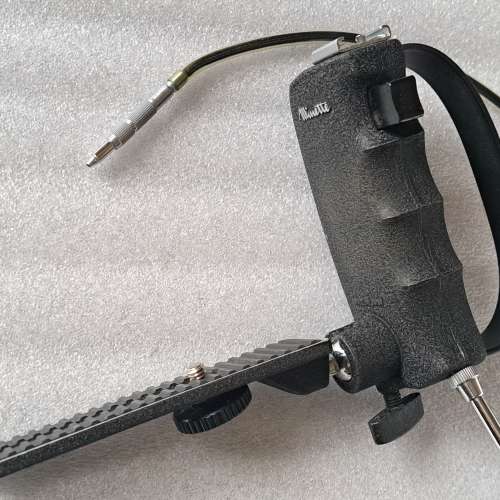日本 Minette Camera Hand Grip 摺疊式L型金屬相機托連快門線手掣