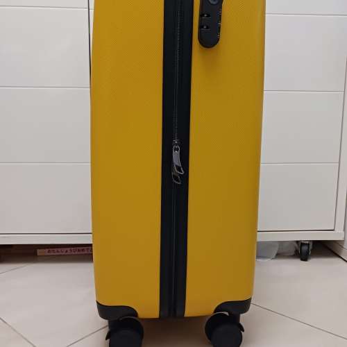 Kwan Kin Tours 24 吋旅行喼/ 行李箱 24" suitcase / baggage / luggage