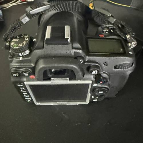 90%新Nikon D7000 相機連18-105鏡頭（私保三天）（包一電一充）