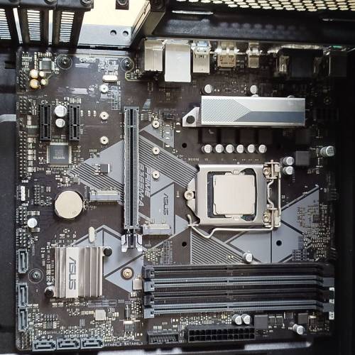 ASUS Prime B365-M A (M-ATX) + Intel I5-8500 + 原廠風扇