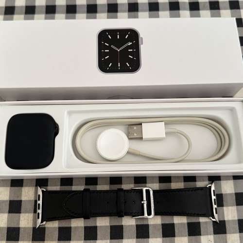 Apple Watch SE 2 44mm 鋼琴黑色 行貨 95%新 電池健康度94% 非常少用和新淨 操作和...