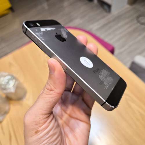 Apple iPhone SE 32GB Silver 銀色 (電池發脹需要更換)