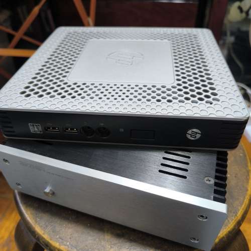 達菲播放系統HP小電腦及線性電源牛