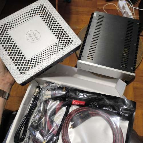達菲播放系統HP小電腦及線性電源牛