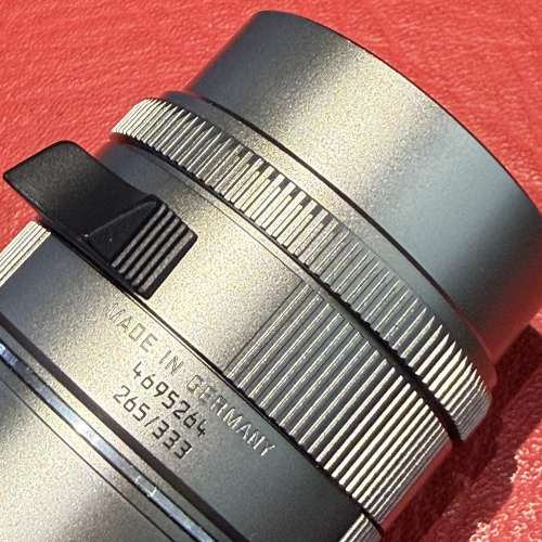 Leica APO-Summicron-M 50mm f2 ASPH. Titanium lens