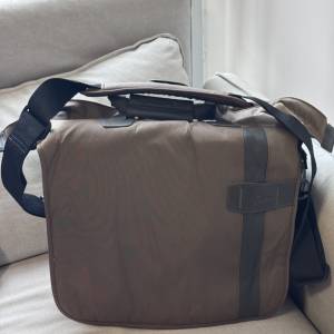 Lowepro Classified 200AW