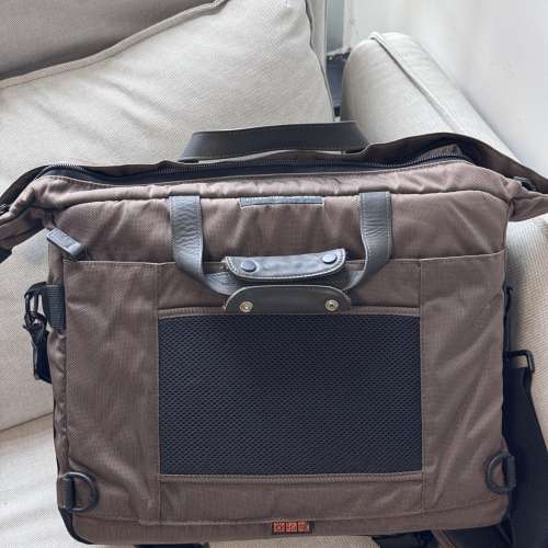 Lowepro Classified 200AW