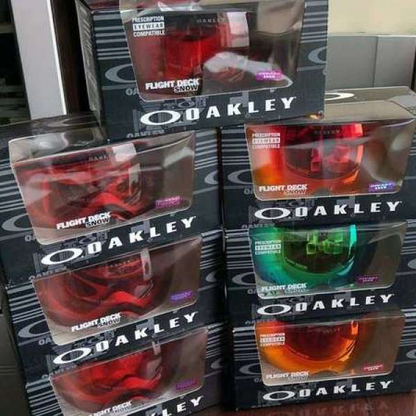 Snowboardfans Oakley 全新 snow goggle $450起 滑雪用品