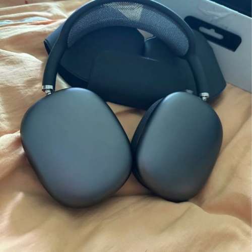 AirPods MAX