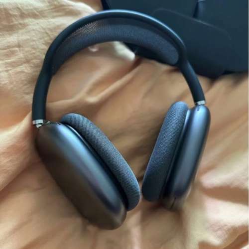 AirPods MAX