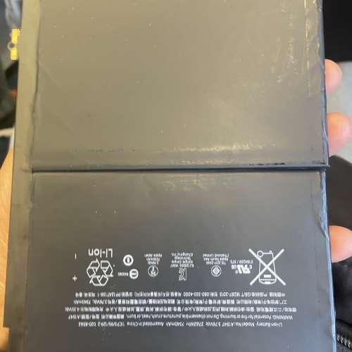 Apple iPad Air2. 原廠電池一片，死底板拆出來。