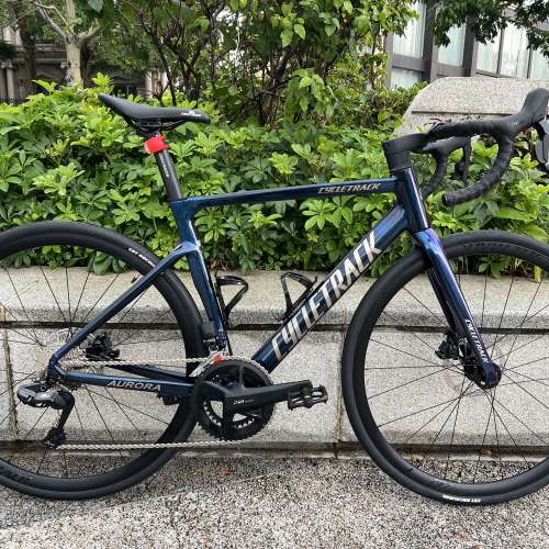 2026 CYCLETRACK AURORA 極光 電變24速 桶軸油剎 碳叉鋁合金公路車 送水架前後蛙燈