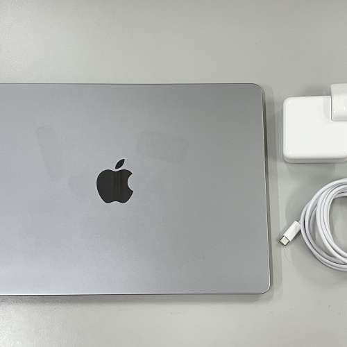 Apple Macbook Air M2 2022 8GB ram 256GB ssd (13.6吋) 台灣版