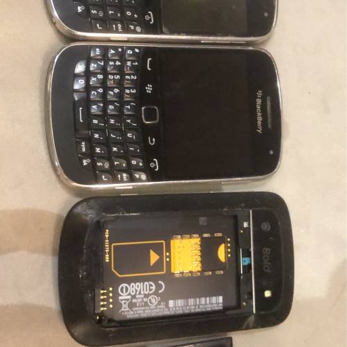 二手Blackberry 中古手機一堆