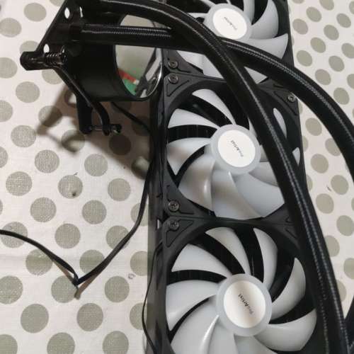 ProArtist 360 公釐散熱器 簡易安裝  三風扇 CPU 水冷散熱器 Socket 1700扣具