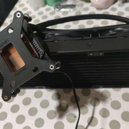 ProArtist 360 公釐散熱器 簡易安裝  三風扇 CPU 水冷散熱器 Socket 1700扣具