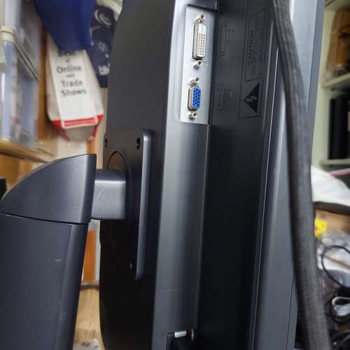 屯門良景輕鐵站交收 BENQ ZOWIE XL2411 144Hz 24吋專業電竸顯示器 連原裝可旋轉及左...